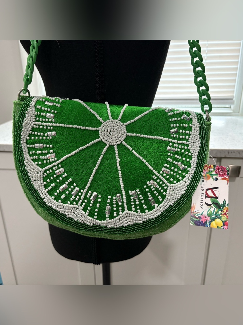 NWT VIRAL America & Beyond Beaded Lime Slice Shoulder Bag with Silver Strap - Picture 2 of 11